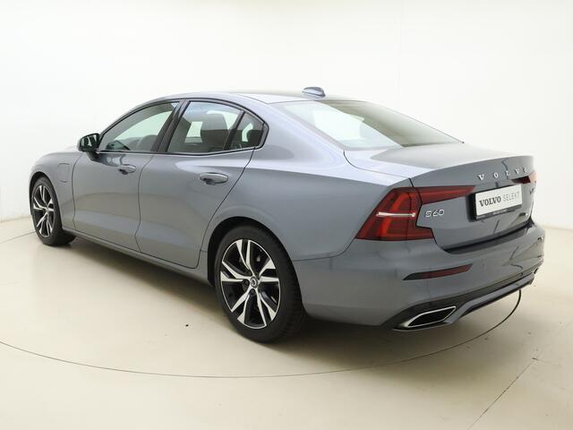 Volvo S60 T6 AWD Twin Engine R-Design | Sportstoelen | Trekhaak | Hemel donker | Camera achter | Stoelverwarming | Memory |