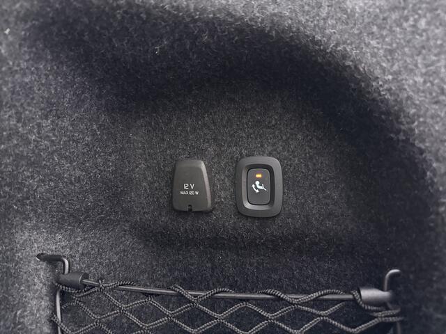 Volvo S60 T6 AWD Twin Engine R-Design | Sportstoelen | Trekhaak | Hemel donker | Camera achter | Stoelverwarming | Memory |