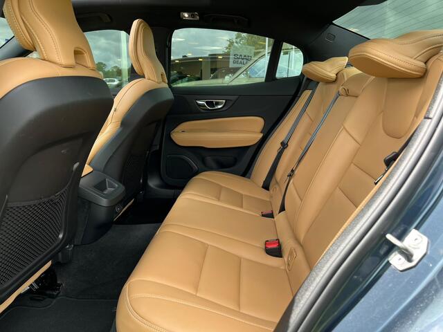 Volvo S60 2.0 B4 Plus Bright | Rijklaar incl 12 mnd Bovag | Mild Hybrid Panoramadak Geventileerde voorstoelen Camera