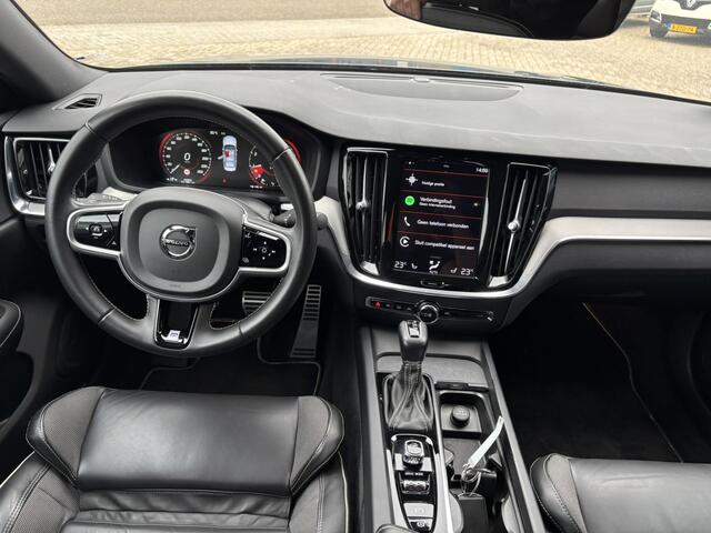 Volvo S60 2.0 T4 R-Design Polestar Engineerd / Applecarplay / Androidauto / Navi / Camera / Trekhaak Wegklapbaar /