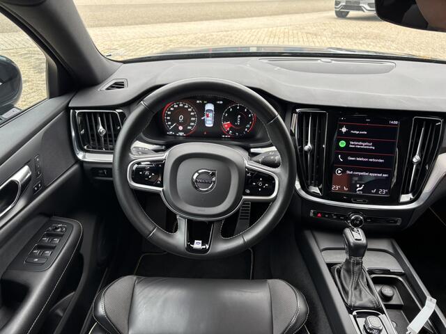 Volvo S60 2.0 T4 R-Design Polestar Engineerd / Applecarplay / Androidauto / Navi / Camera / Trekhaak Wegklapbaar /