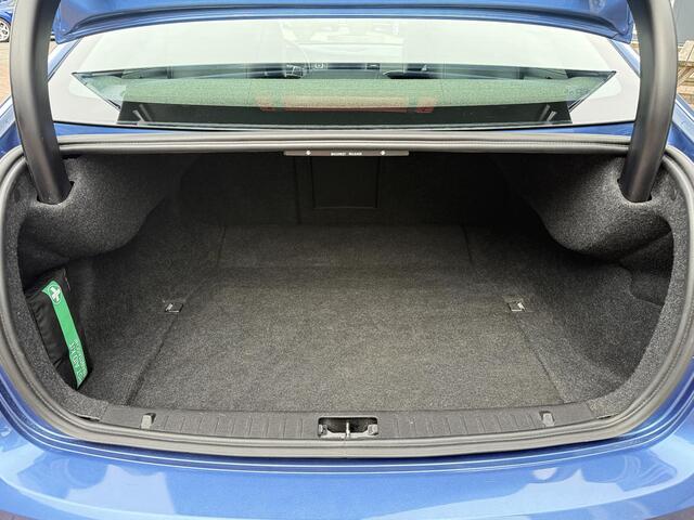 Volvo S60 2.0 T3 R-Design / Bursting Blue / 2de Eigenaar
