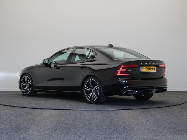 Volvo S60 2.0 T4 R-Design | Trekhaak | Elektrische Stoelverstelling met Memory | Achteruitrijcamera |