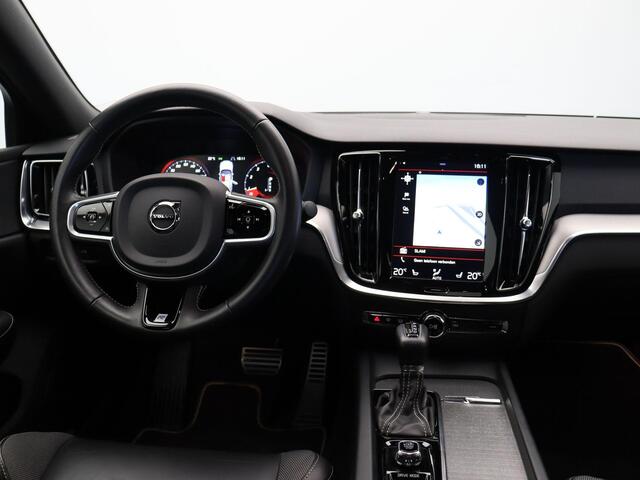 Volvo S60 2.0 T4 R-Design | Trekhaak | Elektrische Stoelverstelling met Memory | Achteruitrijcamera |