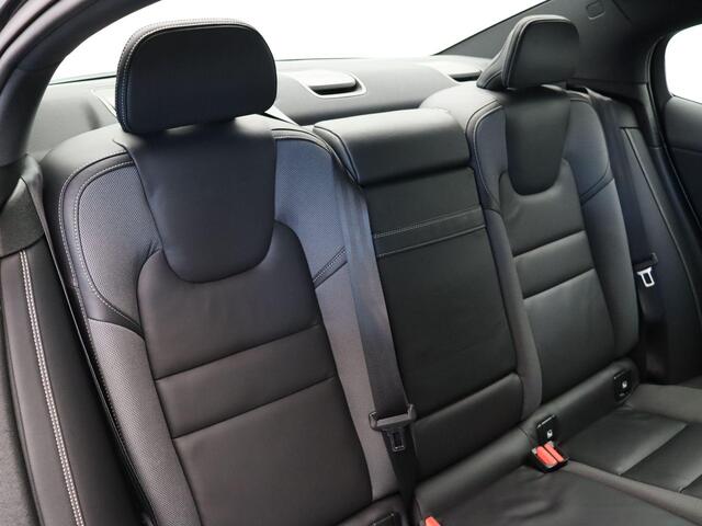Volvo S60 2.0 T4 R-Design | Trekhaak | Elektrische Stoelverstelling met Memory | Achteruitrijcamera |