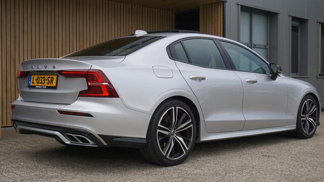 Volvo S60 2.0 163pk B3 R-Design & Style-Pack Pano.Dak *Black Style* Leder ACC Virtual Cockpit BLIS 19inch LM Stoel/Stuurwiel V.W. *NL auto* Unieke staat!