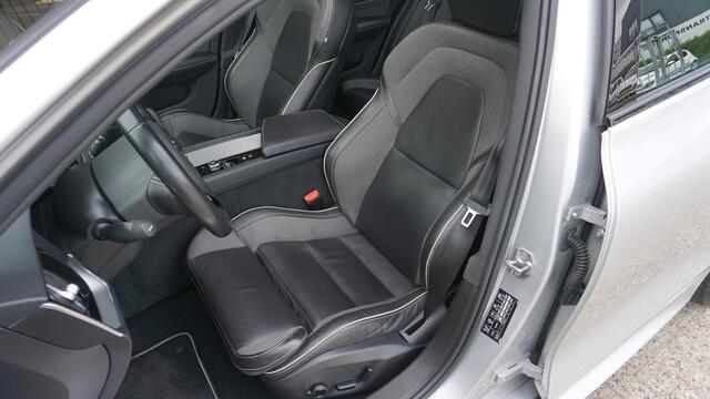 Volvo S60 2.0 163pk B3 R-Design & Style-Pack Pano.Dak *Black Style* Leder ACC Virtual Cockpit BLIS 19inch LM Stoel/Stuurwiel V.W. *NL auto* Unieke staat!