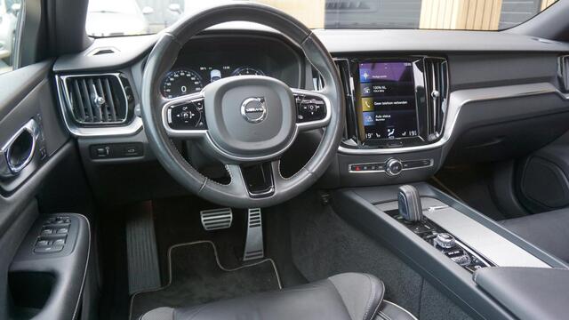 Volvo S60 2.0 163pk B3 R-Design & Style-Pack Pano.Dak *Black Style* Leder ACC Virtual Cockpit BLIS 19inch LM Stoel/Stuurwiel V.W. *NL auto* Unieke staat!