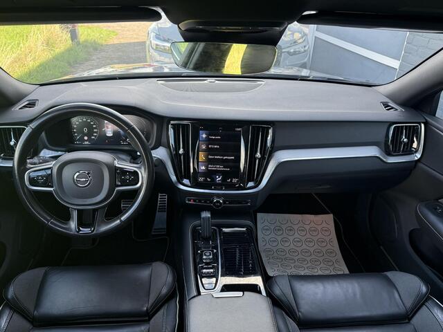 Volvo S60 2.0 Recharge T8 AWD R-Design | Trekhaak | Standkachel | Parkeercamera | Power Seat | Memory | Zonnewering | Leder | Stoel/stuurverwarming | Parkeercamera |