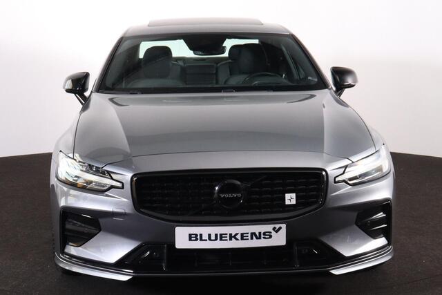 Volvo S60 T4 R-Design - Panorama/schuifdak - Parkeercamera achter - Verwarmde voorstoelen & achterbank - Parkeersensoren voor & achter - Elektr. bedienb. voorstoelen met geheugen links - Head up display - Cruise control - Inklapbare trekhaak - 19' LMV