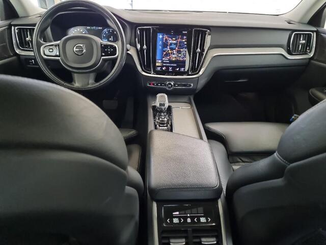 Volvo S60 2.0 B3 Inscription | Adaptieve Cruise Control | Panoramadak | Trekhaak | 360º Parkeercamera | Head-Up Display | 19" Velgen | Harman Kardon Audio | Stoel-/Stuurverwarming |