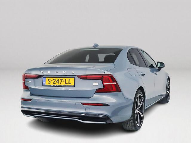 Volvo S60 Recharge T6 AWD Plus Dark | SOH 99% | Parkeercamera | Stoel- en Stuurverwarming | Trekhaak