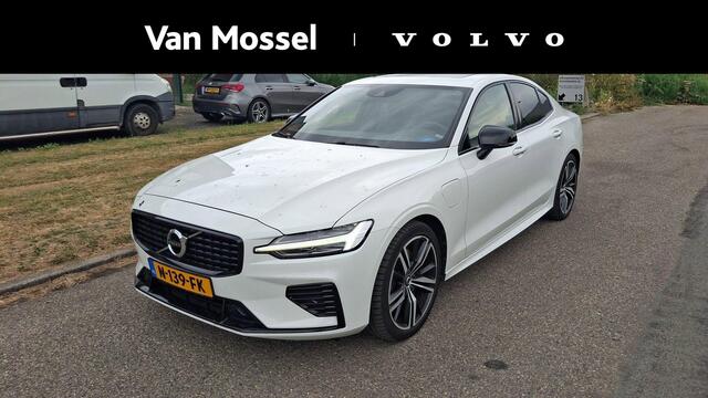 Volvo S60 Recharge T6 AWD R-Design | Trekhaak | 19 Inch Velgen | Power Seats | Harman / Kardon |