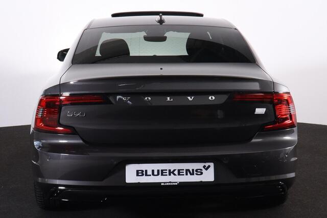 Volvo S90 T8 Recharge AWD Ultimate Dark - LONG RANGE - Luchtvering - Schuif/kanteldak - IntelliSafe Assist & Surround - 360º Camera - Bowers & Wilkins audio - Verwarmde voorstoelen, stuur & achterbank - Parkeersensoren voor & achter - Elektr. bedienb. voorstoelen m