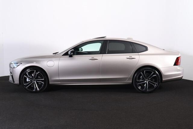 Volvo S90 T8 AWD Plus Dark - LONG RANGE - Luchtvering - Schuif/kanteldak - IntelliSafe Assist & Surround - 360º Camera - Adaptieve LED koplampen - Verwarmde voorstoelen, stuur & achterbank - Parkeersensoren voor & achter - Elektr. bedienb. voorstoelen met geheugen 