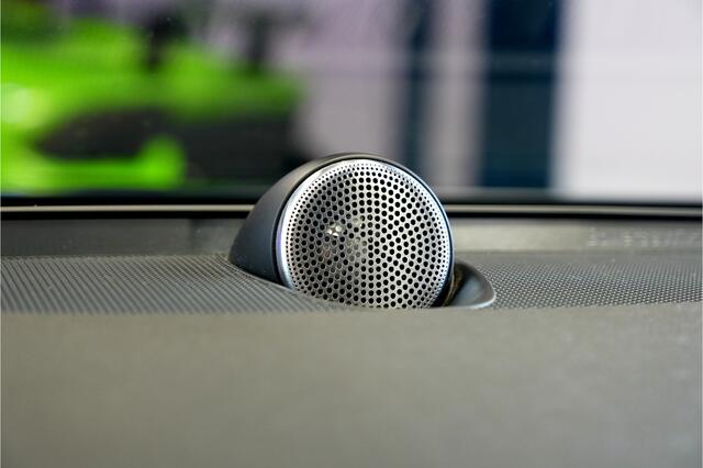 Volvo S90 2.0 T8 AWD 299kW/407pk Aut8 Inscription Exclusive BOWERS&WILKINS + OPEN DAK + ADAPT.CRUISE + 360 CAMERA + EL.TREKHAAK + STOELMASSAGE&-VENTILATIE + STOEL-&STUURVERWARMING + PARKSENSOREN + 20" LM-VELGEN!!