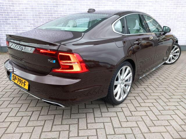 Volvo S90 2.0 T4 Momentum+