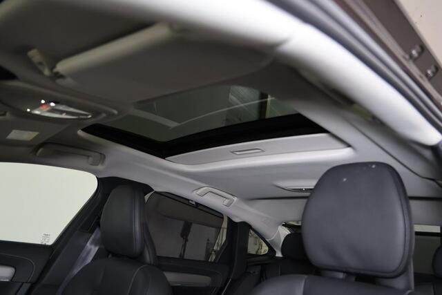 Volvo S90 T8 AWD Ultra Bright - Schuif/kanteldak - IntelliSafe Assist & Surround - 360º Camera - Bowers & Wilkins audio - Adaptieve LED koplampen - Verwarmde voorstoelen, stuur & achterbank - Parkeersensoren voor & achter - Elektr. bedienb. voorstoelen met geheugen