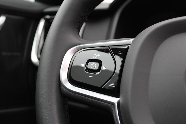 Volvo S90 2.0 T8 AWD Ultimate Dark | Panoramadak | H&K | Head-up | Leder | Pilot Assist | BLIS