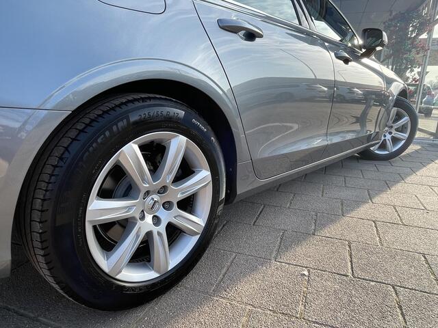 Volvo S90 2.0 D3 Momentum /Automaat/Adaptive cruise/Clima/Leder/PDC v+a/Trekhaak/2017/