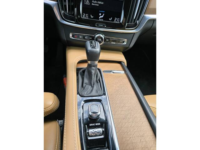 Volvo S90 2.0 T4 Inscription | Leder| Comfort stoelen | Elektrische stoelen met memory | Keyless | | Achteruitrijdcamera | Verwarmde voorstoelen |
