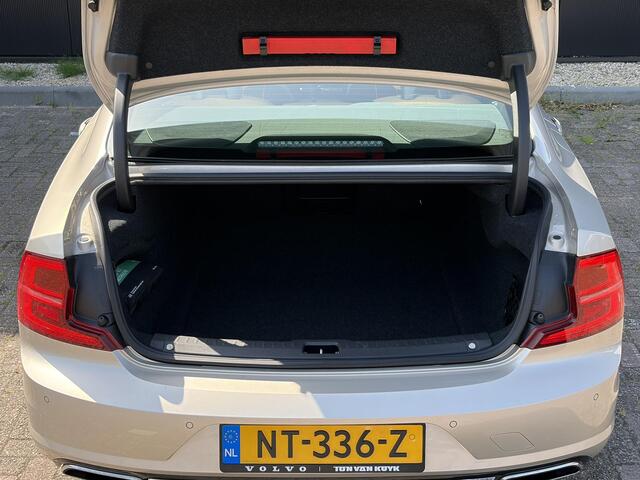 Volvo S90 2.0 T5 Inscription intellisafe/ schuifdak /amber leder met ventilatie/ all weather banden
