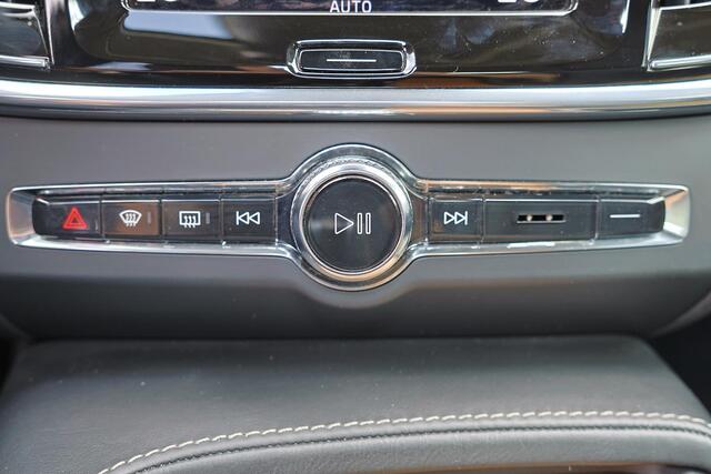 Volvo S90 T4 Inscription - IntelliSafe Assist & Surround - Parkeercamera achter - Verwarmde voorstoelen - Parkeersensoren voor & achter - Elektr. bedienb. voorstoelen met geheugen - 18' LMV