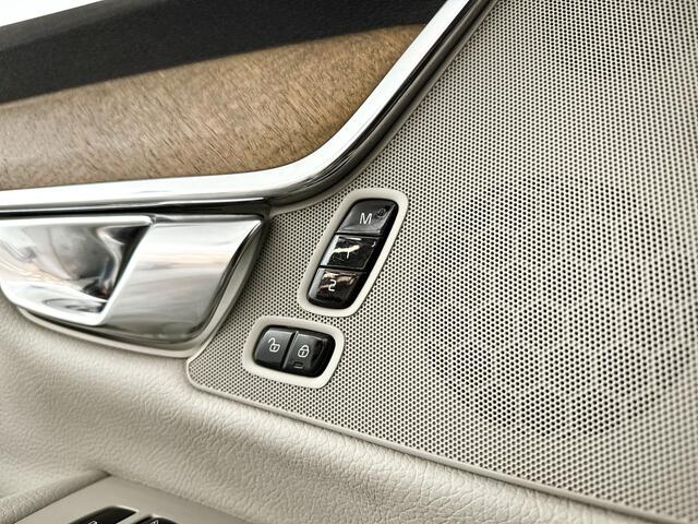 Volvo S90 B4 Momentum Business | Parkeercamera | Stoel- en Stuurverwarming | Trekhaak | Google infotainment