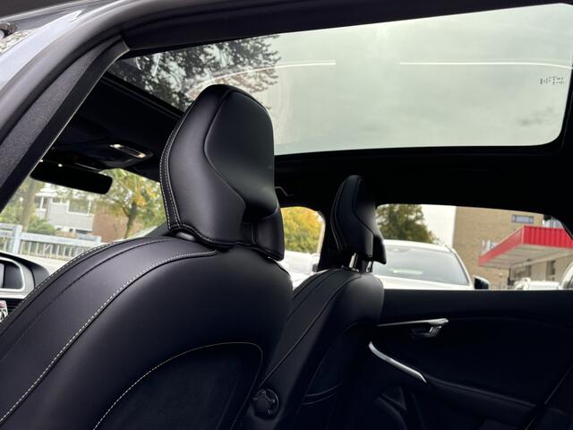 Volvo V40 1.5 T3 Polar+ Sport Panorama Harman Kardon Keyless