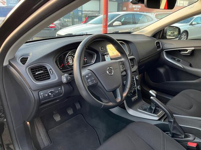 Volvo V40 T3 150PK Momentum Winterpakket/BLUETHOOTH/DEALER ONDERHOUDEN