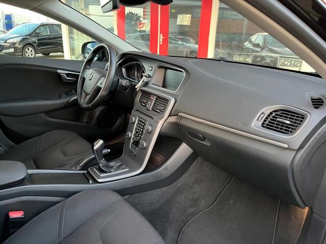 Volvo V40 T3 150PK Momentum Winterpakket/BLUETHOOTH/DEALER ONDERHOUDEN