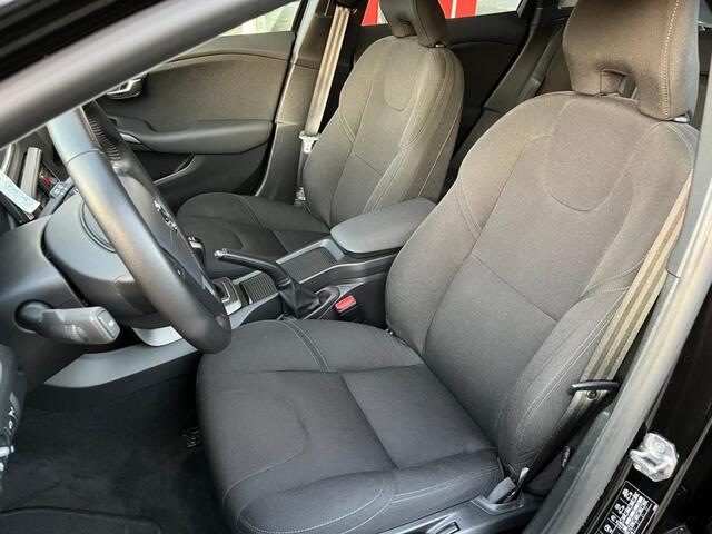 Volvo V40 T3 150PK Momentum Winterpakket/BLUETHOOTH/DEALER ONDERHOUDEN