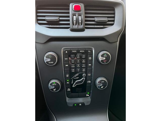 Volvo V40 T3 150PK Momentum Winterpakket/BLUETHOOTH/DEALER ONDERHOUDEN