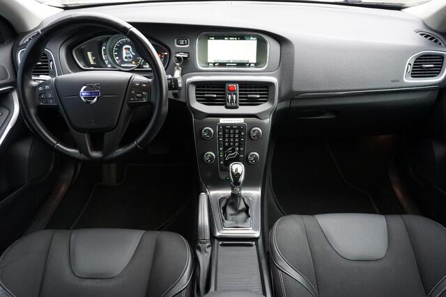 Volvo V40 1.5 T2 Kinetic | Trekhaak | Bi-Xenon | Stoelverwarming | Navigatie | Bluetooth |