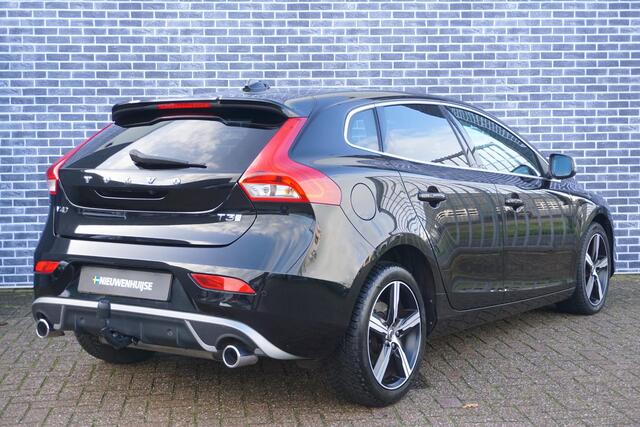 Volvo V40 1.5 T3 Polar+ Sport | Trekhaak | standkachel | Panorama dak | Harman/Kardon | Keyless entry | Stand kachel | Stoel verwarming | DAB | Trekhaak |