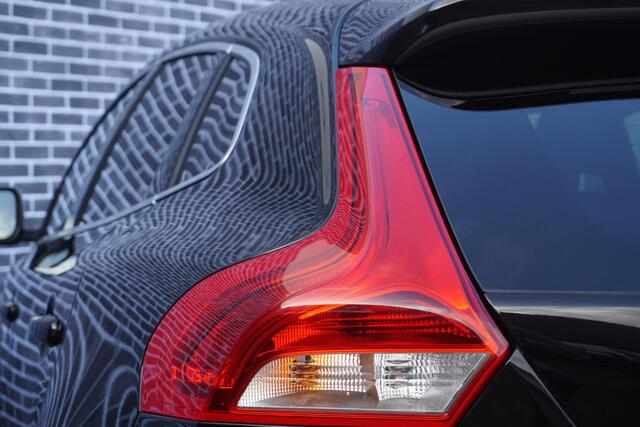 Volvo V40 1.5 T3 Polar+ Sport | Trekhaak | standkachel | Panorama dak | Harman/Kardon | Keyless entry | Stand kachel | Stoel verwarming | DAB | Trekhaak |