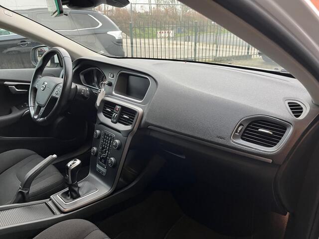 Volvo V40 Volvo V40 2.0 T2 122PK Onderhoudshistorie/PDC/Bluetooth/Navi