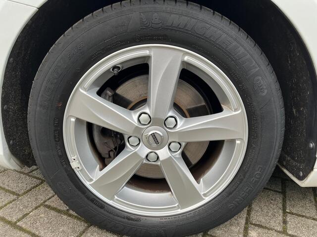 Volvo V40 Volvo V40 2.0 T2 122PK Onderhoudshistorie/PDC/Bluetooth/Navi
