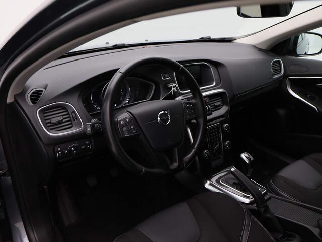 Volvo V40 2.0 T2 Momentum | Trekhaak | Stoel Verwarming | Airco | Navigatiesysteem | Bluetooth | Cruise Controle | 16 Inch