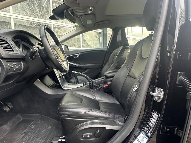 Volvo V40 2.0 D2 Nordic+ Panorama Leder Navi Led Trekhaak