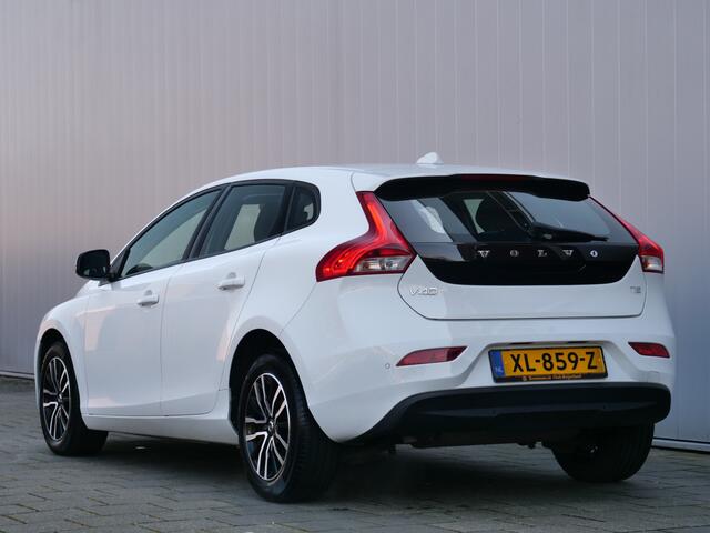 Volvo V40 1.5 T2 Polar+ 123 Pk Automaat Navigatie / Parkeersensoren / Climate control / Stoelverwarming