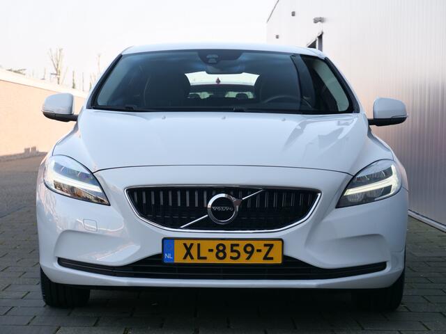 Volvo V40 1.5 T2 Polar+ 123 Pk Automaat Navigatie / Parkeersensoren / Climate control / Stoelverwarming