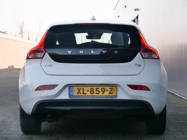 Volvo V40 1.5 T2 Polar+ 123 Pk Automaat Navigatie / Parkeersensoren / Climate control / Stoelverwarming