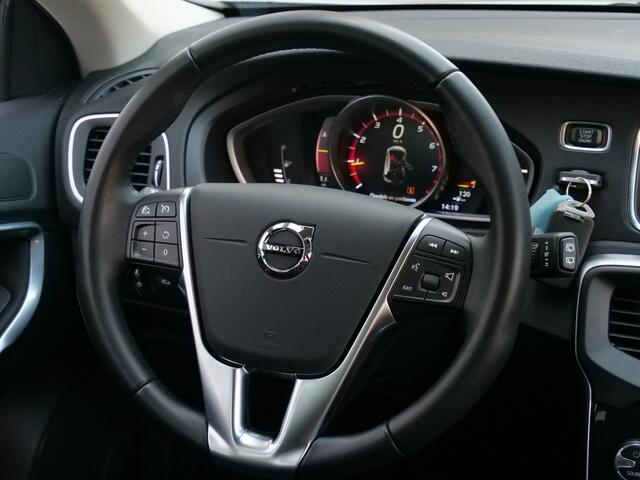 Volvo V40 1.5 T2 Polar+ 123 Pk Automaat Navigatie / Parkeersensoren / Climate control / Stoelverwarming