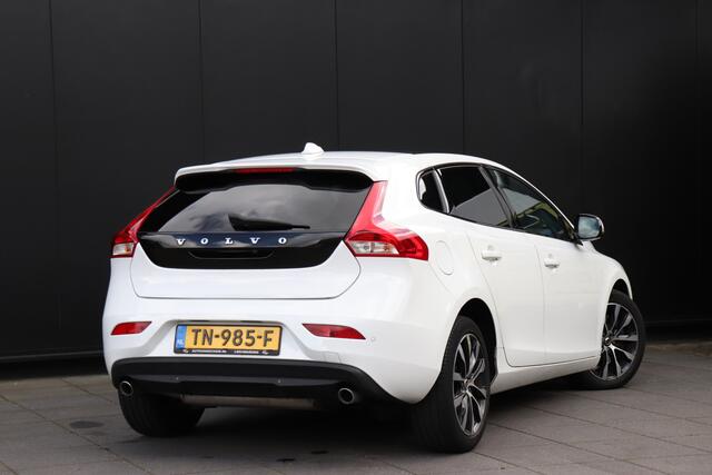 Volvo V40 1.5 T3 Dynamic Edition | PANO | H&K | STOELVERW. | CAMERA | NAVI | CRUISE |