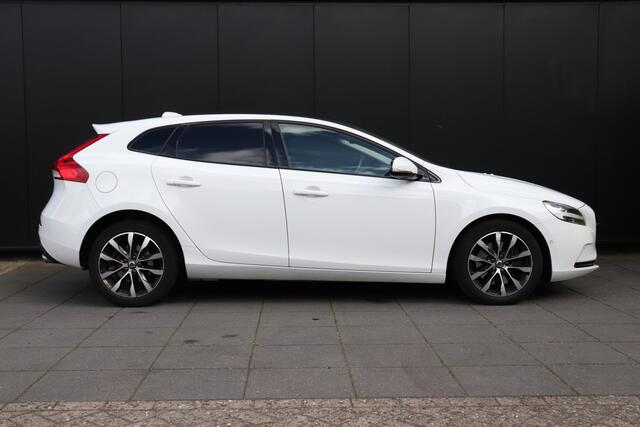 Volvo V40 1.5 T3 Dynamic Edition | PANO | H&K | STOELVERW. | CAMERA | NAVI | CRUISE |