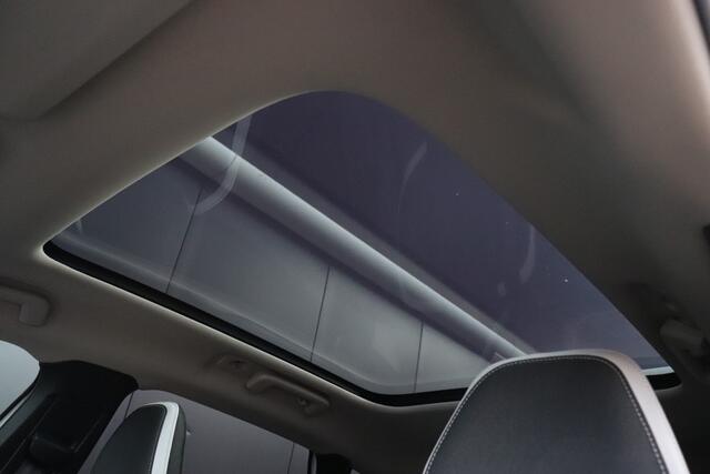 Volvo V40 1.5 T3 Dynamic Edition | PANO | H&K | STOELVERW. | CAMERA | NAVI | CRUISE |