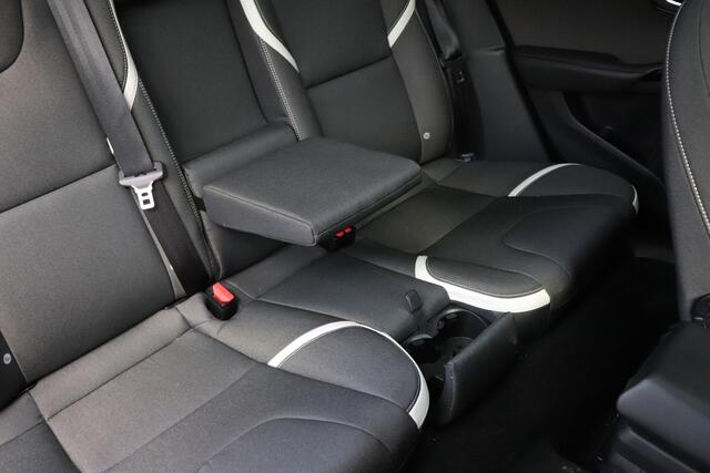 Volvo V40 1.5 T3 Dynamic Edition | PANO | H&K | STOELVERW. | CAMERA | NAVI | CRUISE |
