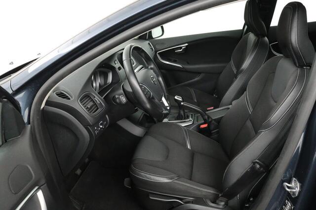 Volvo V40 2.0 T2 Nordic+ | Stoelverwarming | Full LED | Camera | Standkachel | Navigatie | Bluetooth | Climate control | Cruise control