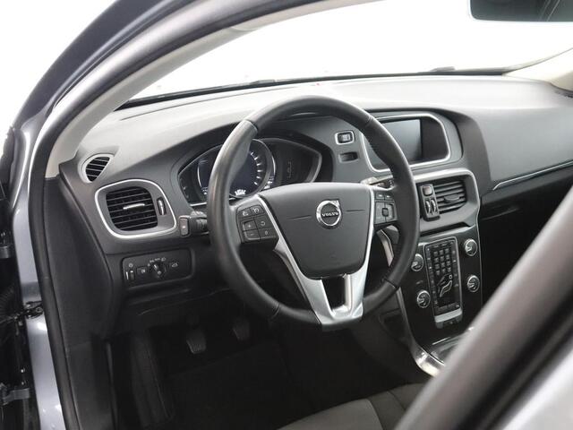 Volvo V40 2.0 T2 Momentum Nordic+ Park.Verwarming On Call
